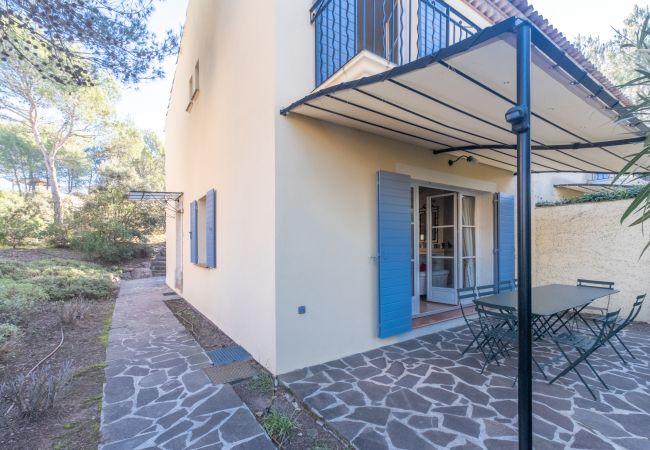 Maison mitoyenne à La Motte - MAISON DE HAMEAU 3 CHAMBRES AVEC JARDIN (N°418) Maison mitoyenne à La Motte - MAISON DE HAMEAU 3 CHAMBRES AVEC JARDIN (N°418)