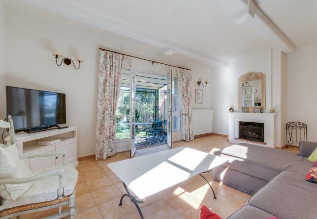 Maison mitoyenne à La Motte - MAISON DE HAMEAU 3 CHAMBRES AVEC JARDIN (N°419) Maison mitoyenne à La Motte - MAISON DE HAMEAU 3 CHAMBRES AVEC JARDIN (N°419)