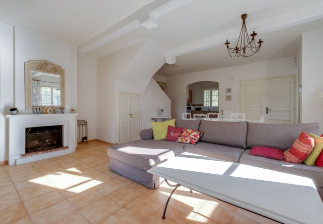 Maison mitoyenne à La Motte - MAISON DE HAMEAU 3 CHAMBRES AVEC JARDIN (N°419) Maison mitoyenne à La Motte - MAISON DE HAMEAU 3 CHAMBRES AVEC JARDIN (N°419)