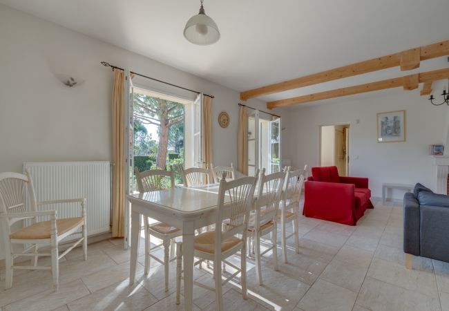 Villa à La Motte - VILLA 4 CHAMBRES AVEC PISCINE PRIVEE ET JARDIN (N°446) Villa à La Motte - VILLA 4 CHAMBRES AVEC PISCINE PRIVEE ET JARDIN (N°446)