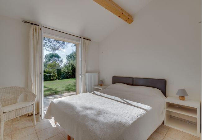 Villa à La Motte - VILLA 4 CHAMBRES AVEC PISCINE PRIVEE ET JARDIN (N°446) Villa à La Motte - VILLA 4 CHAMBRES AVEC PISCINE PRIVEE ET JARDIN (N°446)