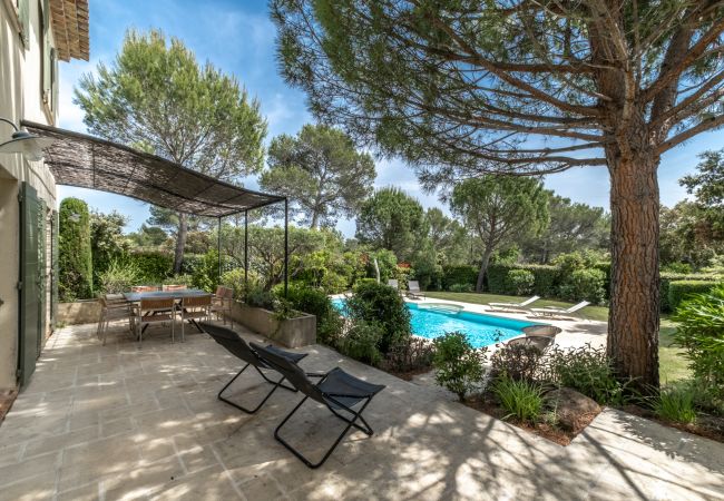 Villa à La Motte - VILLA 4 CHAMBRES AVEC PISCINE PRIVEE ET JARDIN (N°446) Villa à La Motte - VILLA 4 CHAMBRES AVEC PISCINE PRIVEE ET JARDIN (N°446)
