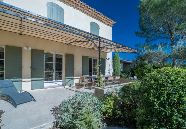 Villa à La Motte - VILLA 4 CHAMBRES AVEC PISCINE PRIVEE ET JARDIN (N°446) Villa à La Motte - VILLA 4 CHAMBRES AVEC PISCINE PRIVEE ET JARDIN (N°446)