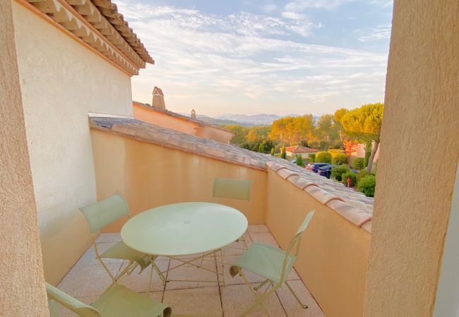 Appartement à La Motte - APPARTEMENT 3 CHAMBRES AVEC TERRASSE (N°524) Appartement à La Motte - APPARTEMENT 3 CHAMBRES AVEC TERRASSE (N°524)