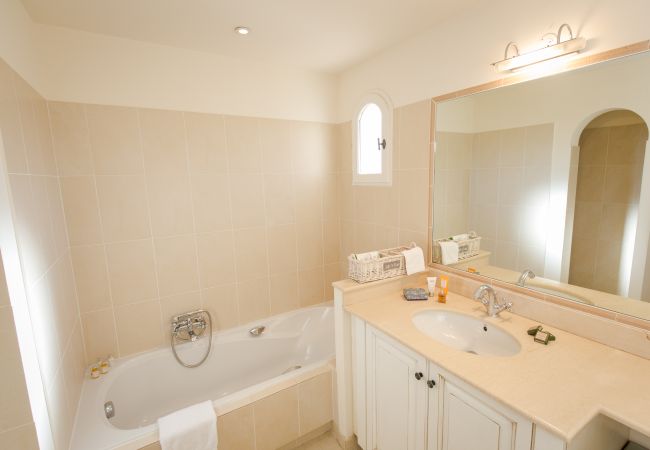 Appartement à La Motte - APPARTEMENT 2 CHAMBRES AVEC TERRASSE (N°555) Appartement à La Motte - APPARTEMENT 2 CHAMBRES AVEC TERRASSE (N°555)