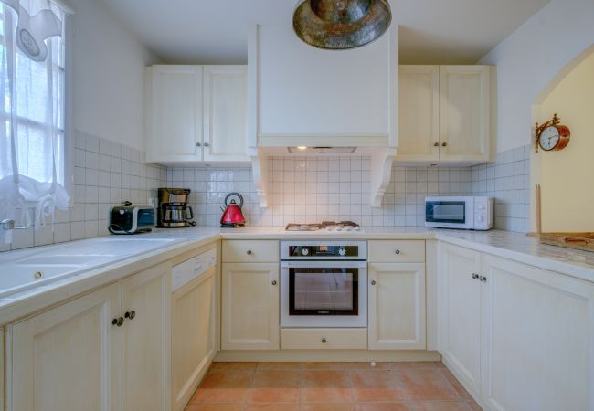 Maison mitoyenne à La Motte - MAISON DE HAMEAU 2 CHAMBRES AVEC JARDIN (N°427) Maison mitoyenne à La Motte - MAISON DE HAMEAU 2 CHAMBRES AVEC JARDIN (N°427)