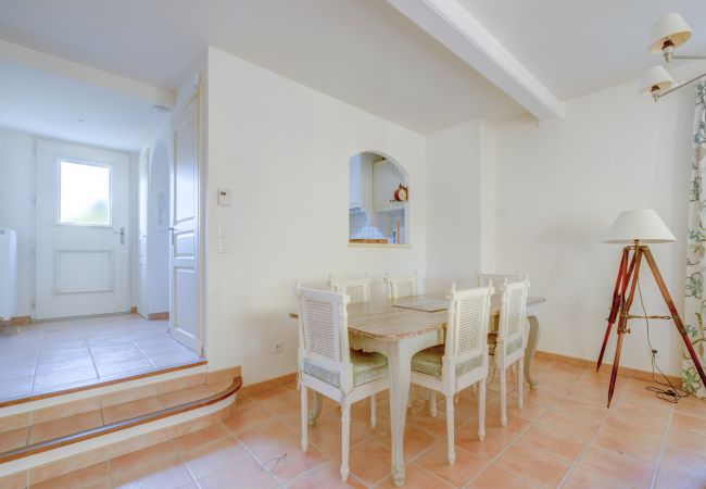 Maison mitoyenne à La Motte - MAISON DE HAMEAU 2 CHAMBRES AVEC JARDIN (N°427) Maison mitoyenne à La Motte - MAISON DE HAMEAU 2 CHAMBRES AVEC JARDIN (N°427)