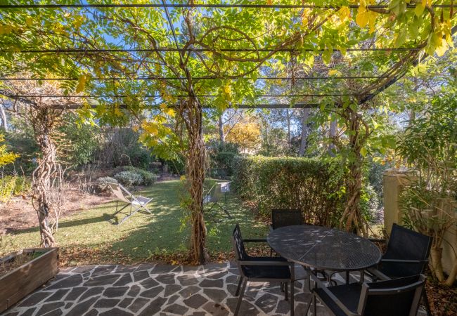 Maison mitoyenne à La Motte - MAISON DE HAMEAU 2 CHAMBRES AVEC JARDIN (N°427) Maison mitoyenne à La Motte - MAISON DE HAMEAU 2 CHAMBRES AVEC JARDIN (N°427)