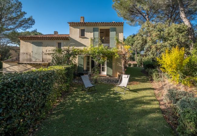 Maison mitoyenne à La Motte - MAISON DE HAMEAU 2 CHAMBRES AVEC JARDIN (N°427) Maison mitoyenne à La Motte - MAISON DE HAMEAU 2 CHAMBRES AVEC JARDIN (N°427)