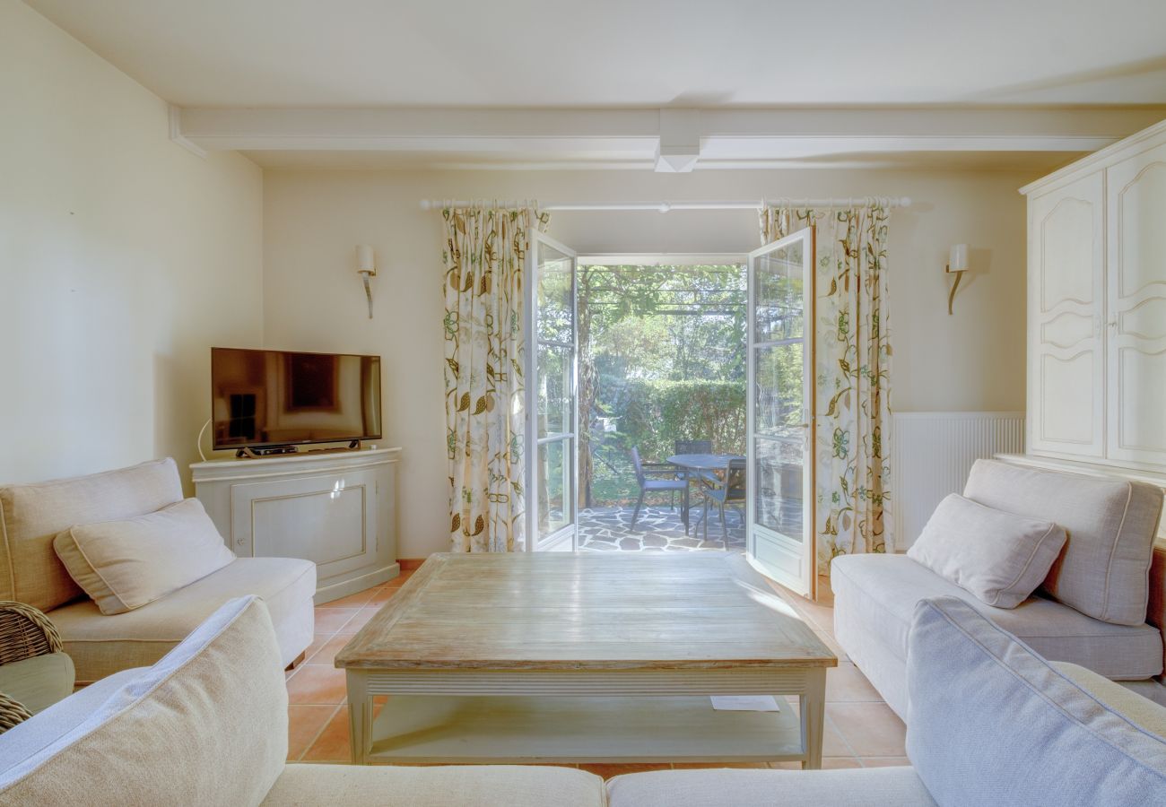 Maison mitoyenne à La Motte - MAISON DE HAMEAU 2 CHAMBRES AVEC JARDIN (N°427) Maison mitoyenne à La Motte - MAISON DE HAMEAU 2 CHAMBRES AVEC JARDIN (N°427)