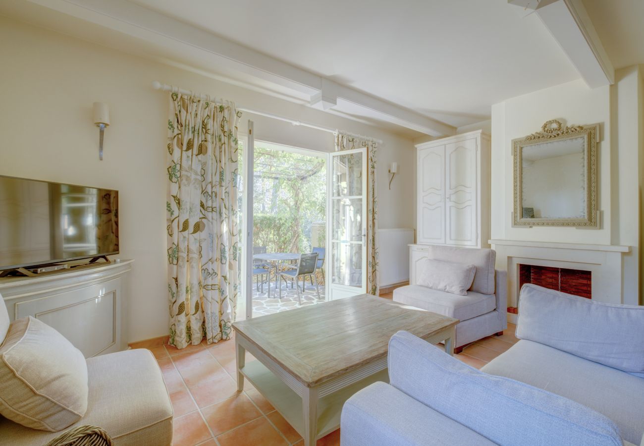 Maison mitoyenne à La Motte - MAISON DE HAMEAU 2 CHAMBRES AVEC JARDIN (N°427) Maison mitoyenne à La Motte - MAISON DE HAMEAU 2 CHAMBRES AVEC JARDIN (N°427)