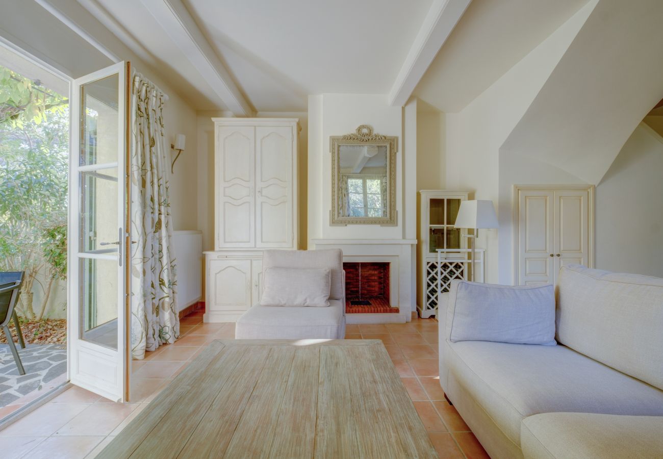 Maison mitoyenne à La Motte - MAISON DE HAMEAU 2 CHAMBRES AVEC JARDIN (N°427) Maison mitoyenne à La Motte - MAISON DE HAMEAU 2 CHAMBRES AVEC JARDIN (N°427)