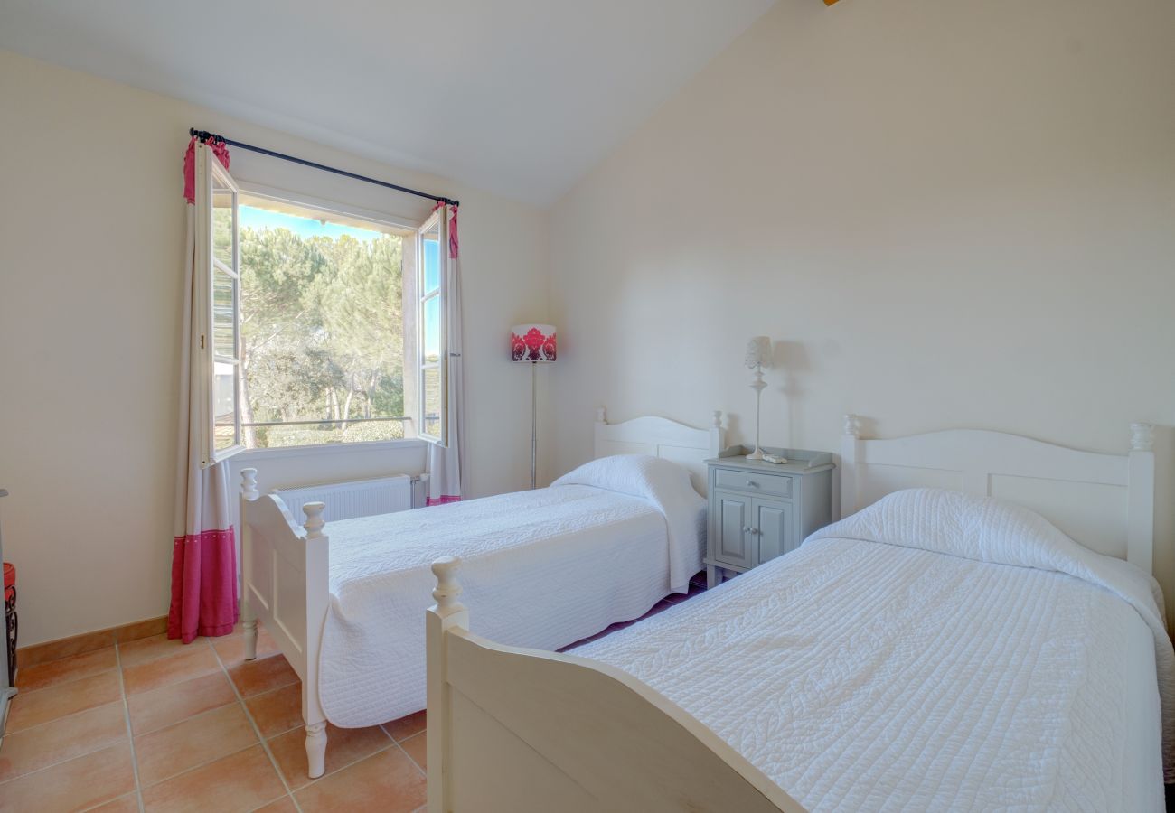 Maison mitoyenne à La Motte - MAISON DE HAMEAU 2 CHAMBRES AVEC JARDIN (N°427) Maison mitoyenne à La Motte - MAISON DE HAMEAU 2 CHAMBRES AVEC JARDIN (N°427)