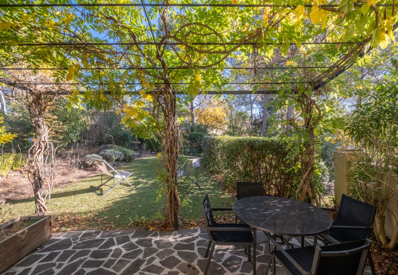 Maison mitoyenne à La Motte - MAISON DE HAMEAU 2 CHAMBRES AVEC JARDIN (N°427) Maison mitoyenne à La Motte - MAISON DE HAMEAU 2 CHAMBRES AVEC JARDIN (N°427)