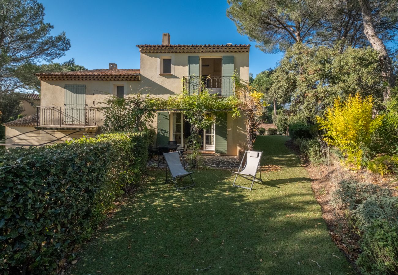 Maison mitoyenne à La Motte - MAISON DE HAMEAU 2 CHAMBRES AVEC JARDIN (N°427) Maison mitoyenne à La Motte - MAISON DE HAMEAU 2 CHAMBRES AVEC JARDIN (N°427)