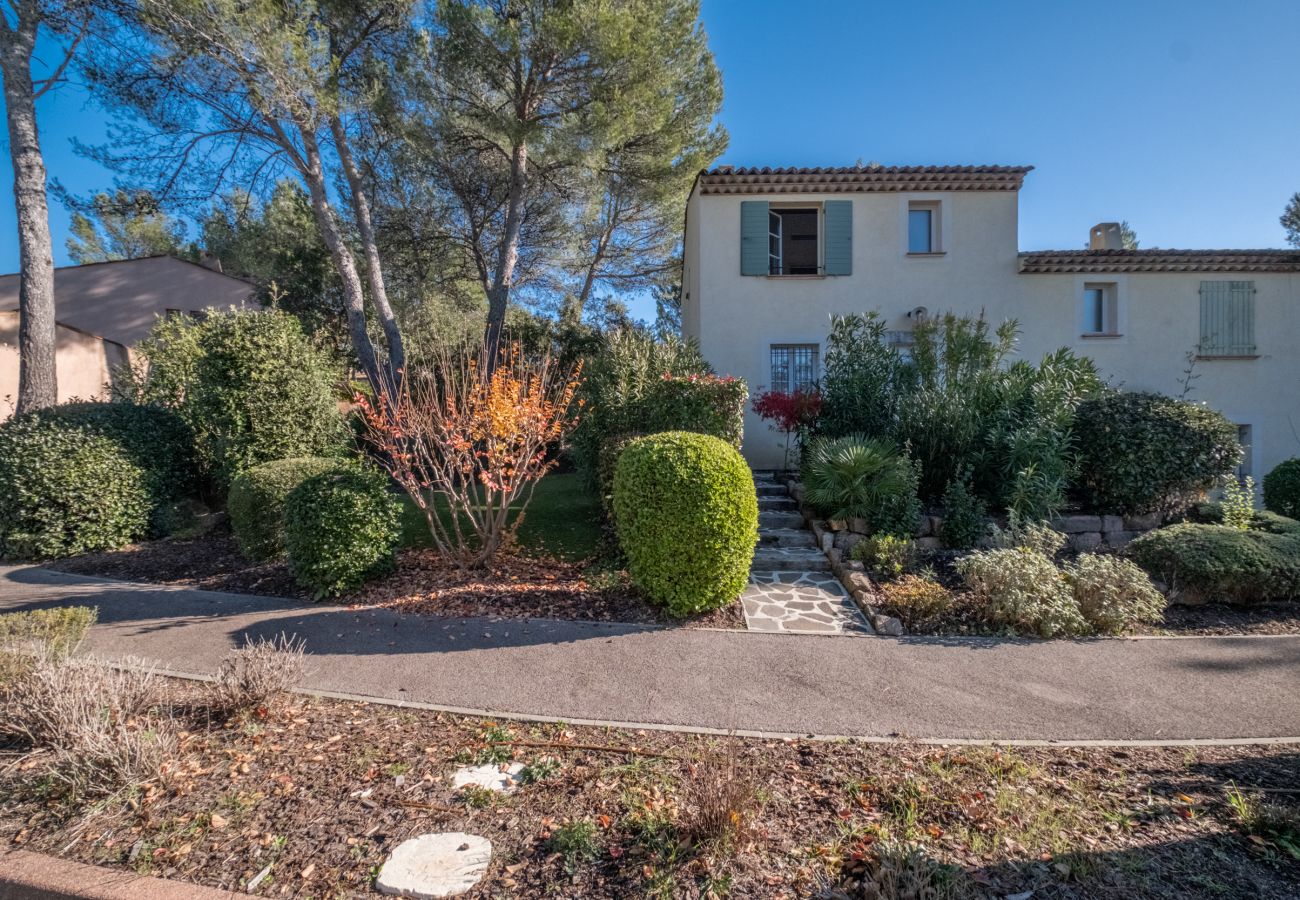 Maison mitoyenne à La Motte - MAISON DE HAMEAU 2 CHAMBRES AVEC JARDIN (N°427) Maison mitoyenne à La Motte - MAISON DE HAMEAU 2 CHAMBRES AVEC JARDIN (N°427)