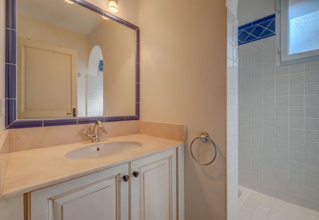 Maison mitoyenne à La Motte - MAISON DE HAMEAU 3 CHAMBRES AVEC JARDIN (N°403) Maison mitoyenne à La Motte - MAISON DE HAMEAU 3 CHAMBRES AVEC JARDIN (N°403)