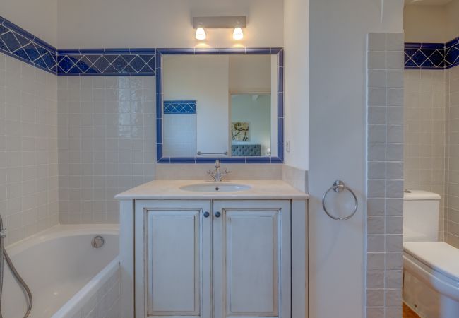 Maison mitoyenne à La Motte - MAISON DE HAMEAU 3 CHAMBRES AVEC JARDIN (N°403) Maison mitoyenne à La Motte - MAISON DE HAMEAU 3 CHAMBRES AVEC JARDIN (N°403)