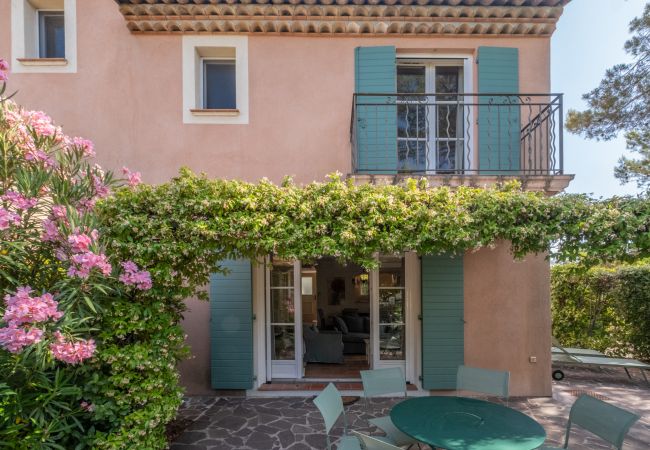 Maison mitoyenne à La Motte - MAISON DE HAMEAU 3 CHAMBRES AVEC JARDIN (N°403) Maison mitoyenne à La Motte - MAISON DE HAMEAU 3 CHAMBRES AVEC JARDIN (N°403)