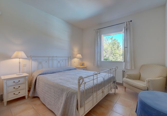 Villa à La Motte - VILLA 4 CHAMBRES AVEC PISCINE PRIVEE ET JARDIN (N°449) Villa à La Motte - VILLA 4 CHAMBRES AVEC PISCINE PRIVEE ET JARDIN (N°449)