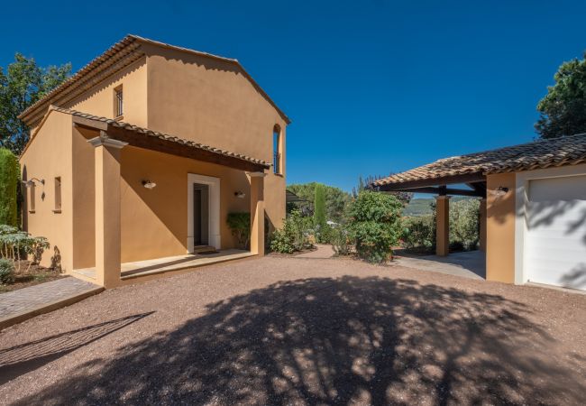 Villa à La Motte - VILLA 4 CHAMBRES AVEC PISCINE PRIVEE ET JARDIN (N°449) Villa à La Motte - VILLA 4 CHAMBRES AVEC PISCINE PRIVEE ET JARDIN (N°449)