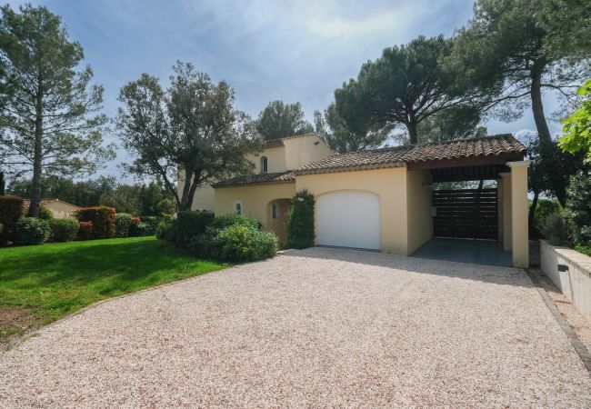 Villa à La Motte - VILLA 4 CHAMBRES AVEC JARDIN ET PISCINE PRIVEE (N°443) Villa à La Motte - VILLA 4 CHAMBRES AVEC JARDIN ET PISCINE PRIVEE (N°443)