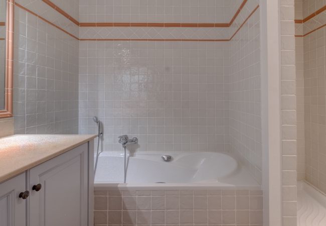 Maison mitoyenne à La Motte - MAISON DE HAMEAU 3 CHAMBRES AVEC JARDIN (N°324) Maison mitoyenne à La Motte - MAISON DE HAMEAU 3 CHAMBRES AVEC JARDIN (N°324)