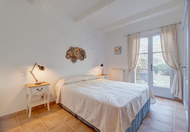 Maison mitoyenne à La Motte - MAISON DE HAMEAU 3 CHAMBRES AVEC JARDIN (N°324) Maison mitoyenne à La Motte - MAISON DE HAMEAU 3 CHAMBRES AVEC JARDIN (N°324)